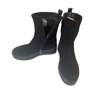 NWOT Azura Ankle Boot